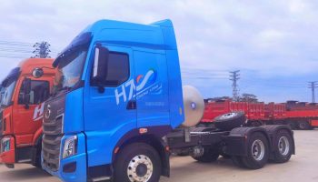 敏銳捕捉商機(jī),高效跟進(jìn)客戶——商用車(chē)與物流事業(yè)部喜獲10臺(tái)540馬力LNG牽引車(chē)訂單