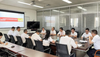 玉柴物流集團(tuán)黨委召開“黨旗引領(lǐng)，使命擔(dān)當(dāng)”基層黨支部新老書記交接座談會